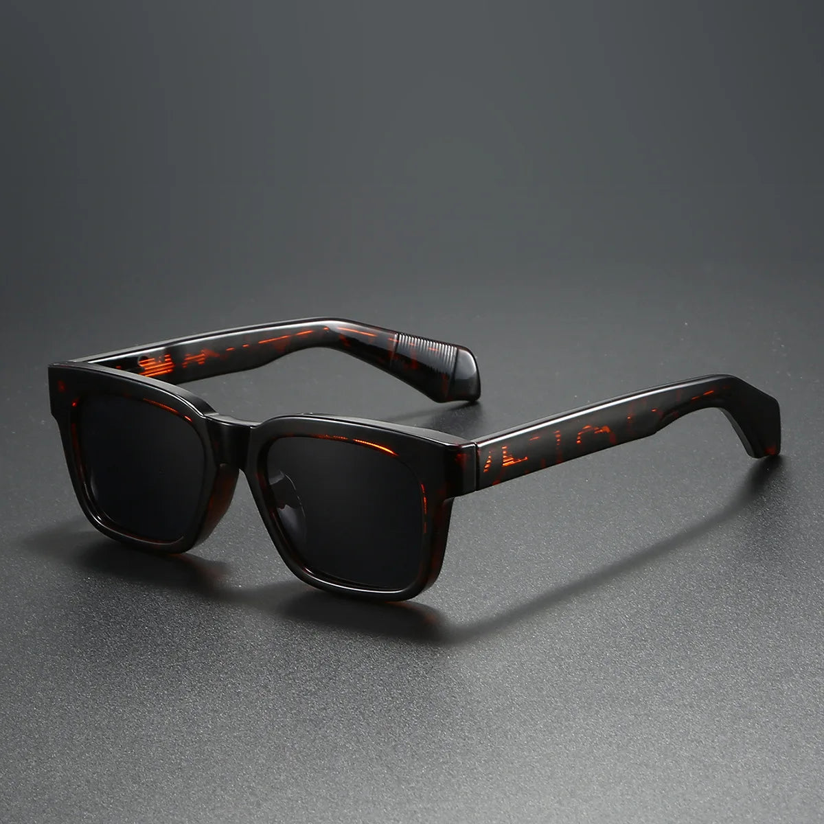 Gafas de sol con montura retro FM